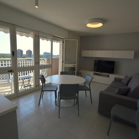 Апартаменти Lignano Pineta With Sea View Ліньяно-Сабб'ядоро Екстер'єр фото