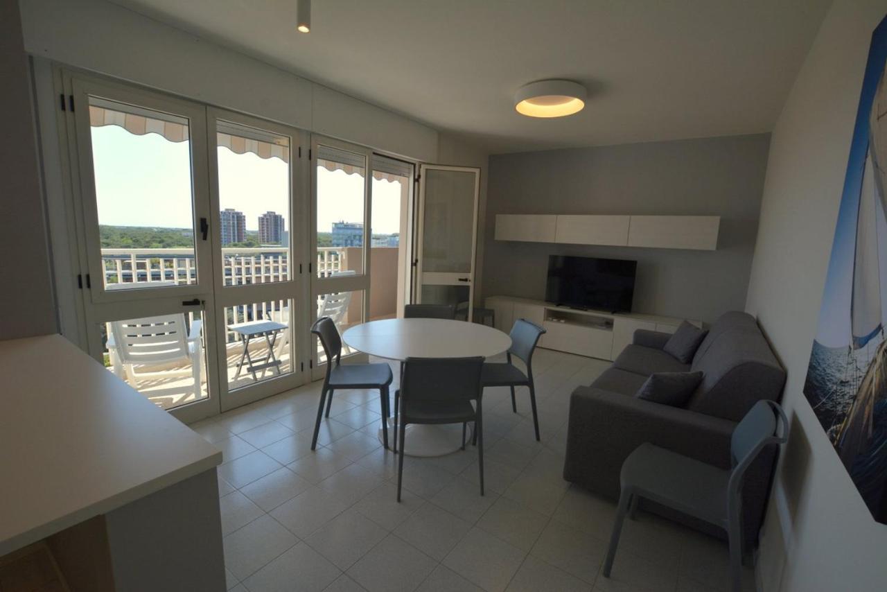 Апартаменти Lignano Pineta With Sea View Ліньяно-Сабб'ядоро Екстер'єр фото